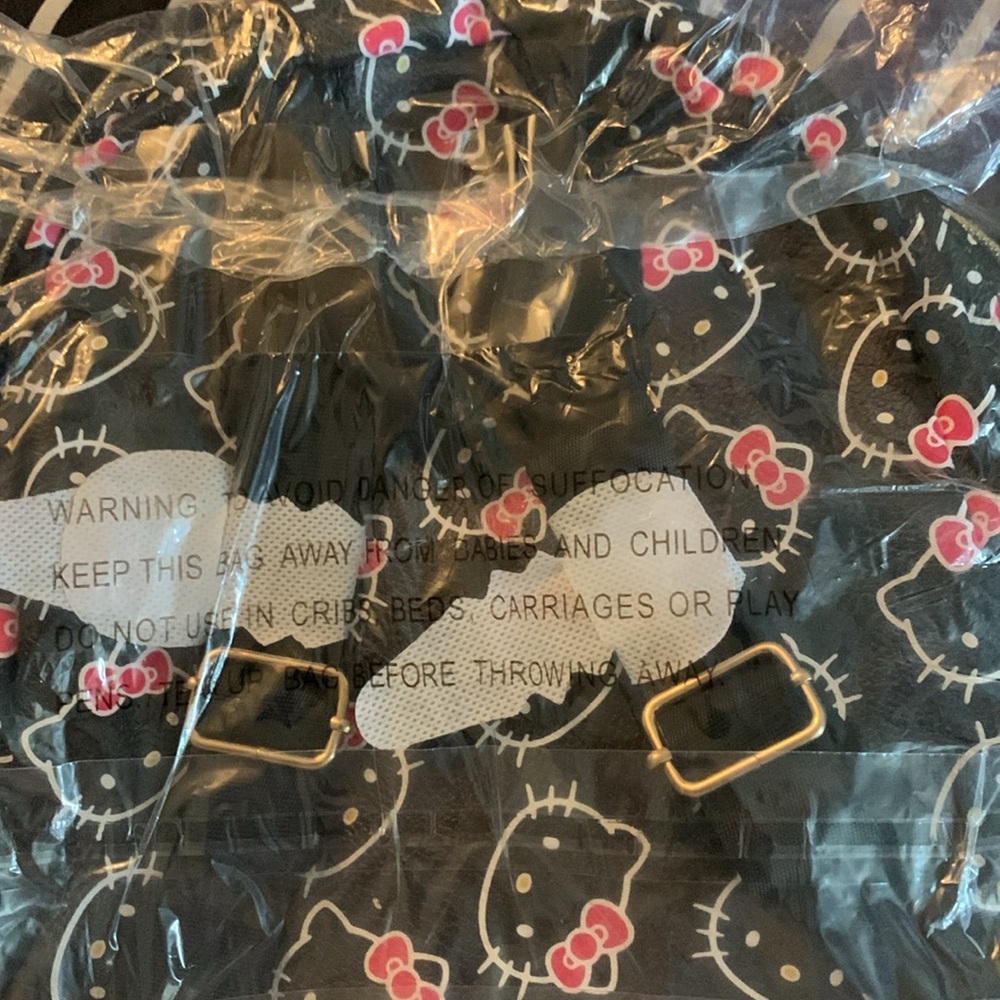 NWT Hello Kitty Mini Backpack - Picture 4 of 6